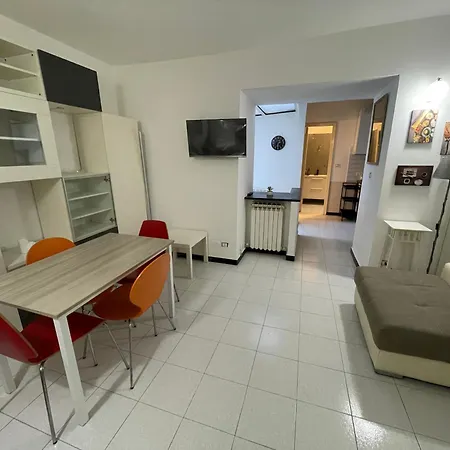 Center In The Apartment *